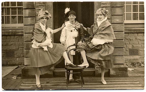 3279977668_efac03daf8_z